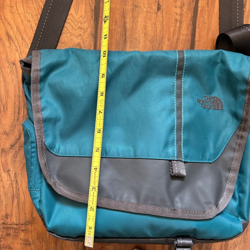 North Face messenger/travel bag
